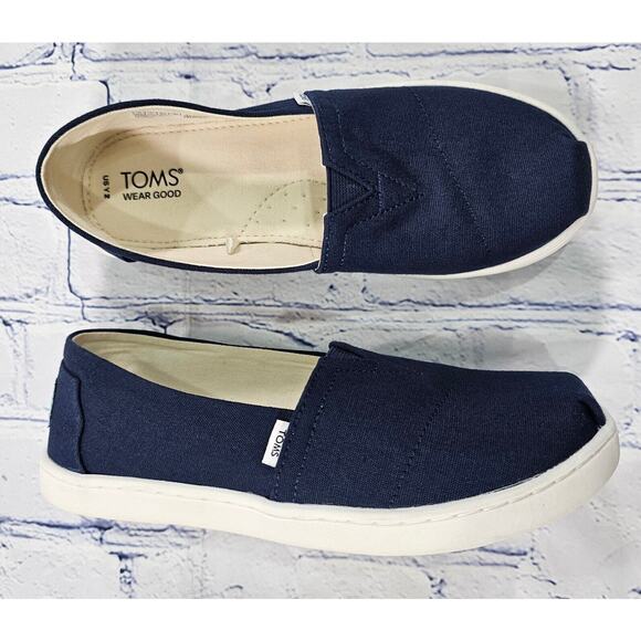TOMS Classic Navy Canvas Slide On Shoes YOUTH KIDS SIZE 2 - Picture 1 of 10